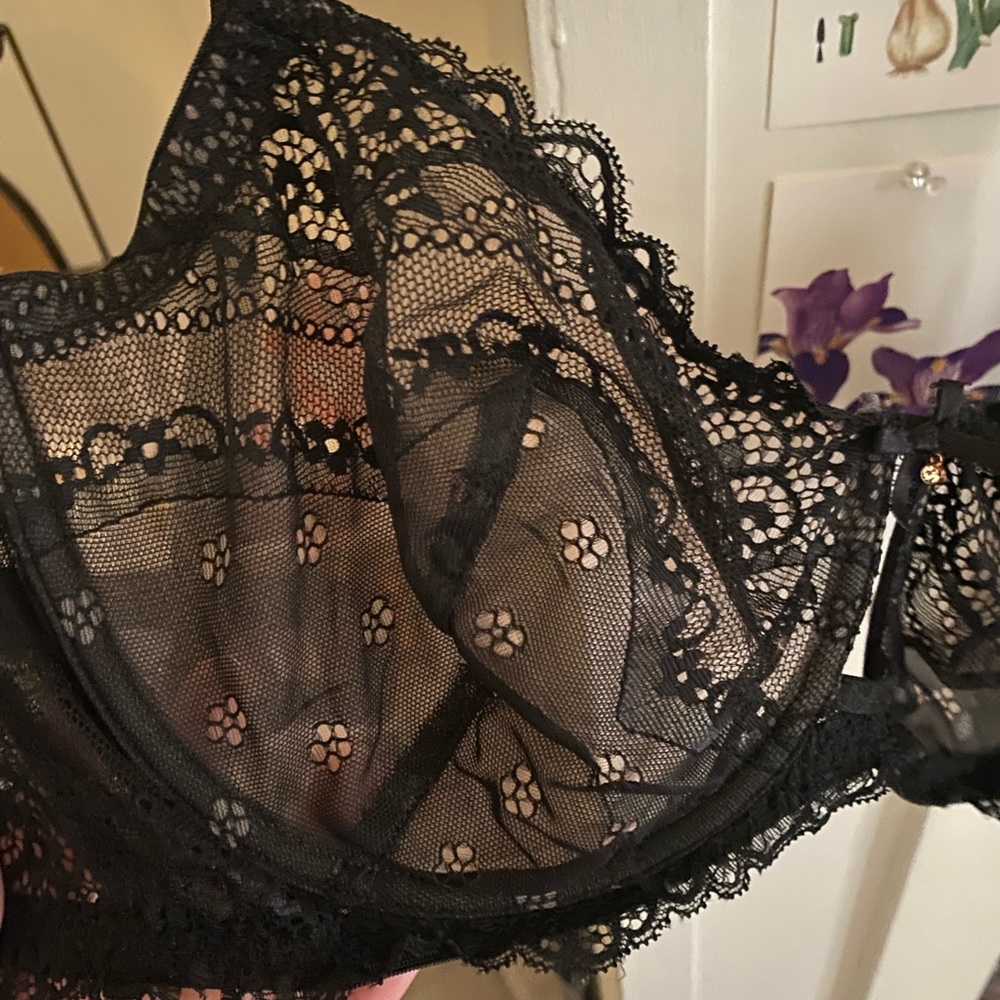 Beautiful unlined black lace bra, never worn